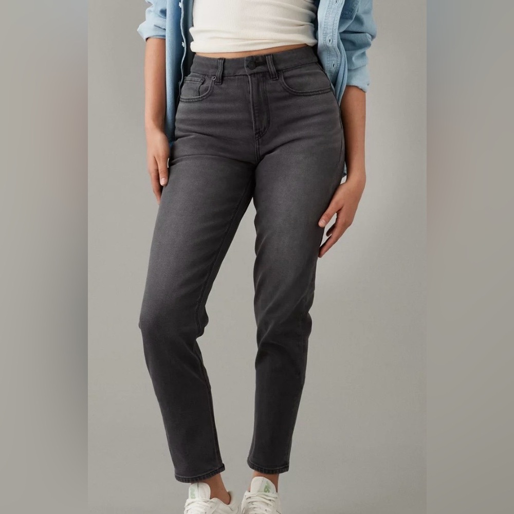 NWT American Eagle mom High Rise Gray Slim Fit Jeans